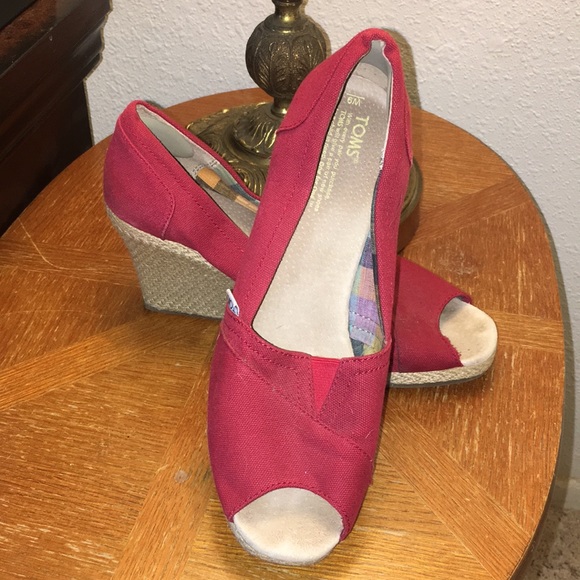 Toms Red Peep Toe Wedges sz 9 - Picture 1 of 8